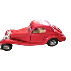 Die Cast Bright Red Luxury Mercedes Benz 540K Cabriolet Car # 8502 Movable Parts